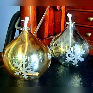 ❄️Glass Oil Ornament with Snowflake Design